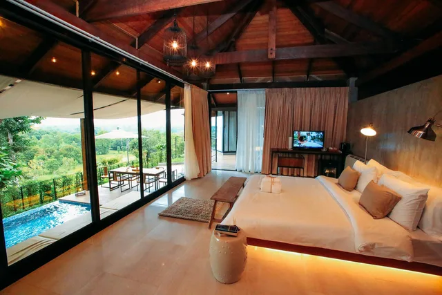 جناح بسريرين كينج بجاكوزي، Rabbiz Hill Resort 1/2