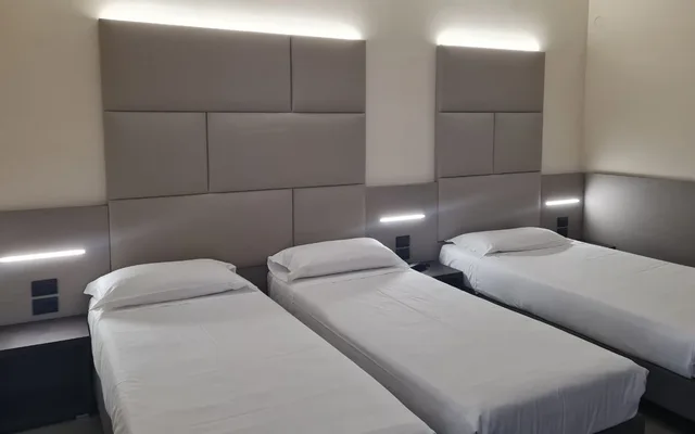 غرفة ثلاثية بثلاثة أسرّة، JR Hotels Gate 7 Bologna 1/2