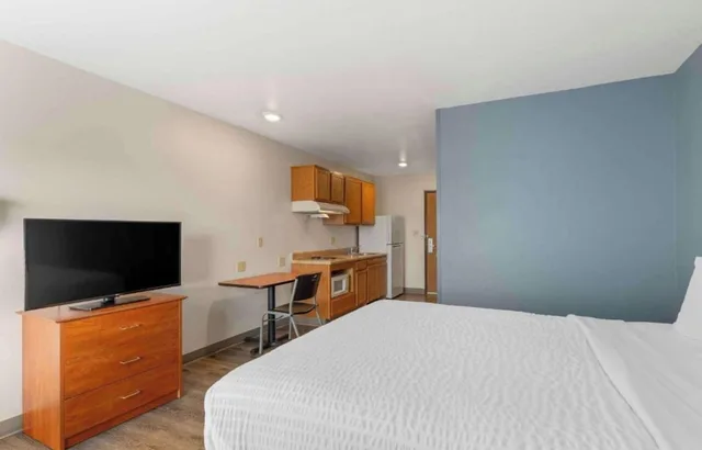 1 Full Bed - Smoking Kitchen، Studio 6 Extended Stay Birmingham Pelham AL 4/10