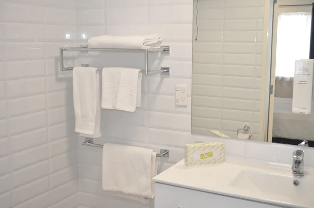 استوديو بسريرين منفصلين وسرير كينج وسرير فردي، City Suites Tauranga 4/7