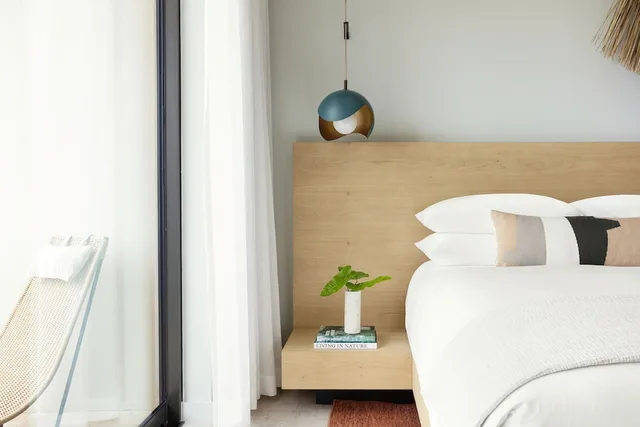 Standard, King Bed, Resident View, Accessible، Hotel Indigo Grand Cayman, an IHG Hotel 4/4
