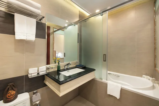 Deluxe, King Bed, No Window، Champton Hanoi Hotel 4/5
