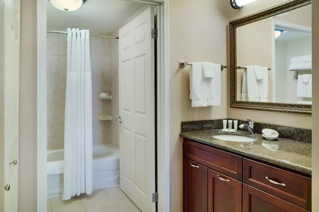 جناح بسرير كينج بغرفة نوم واحدة بمطبخ، Staybridge Suites Oakville Burlington 3/3