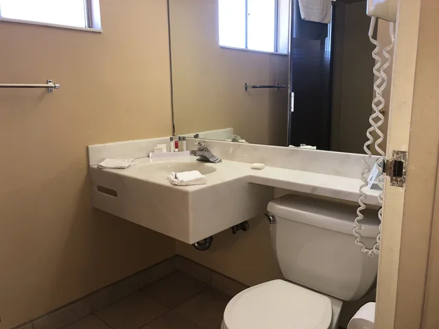 Standard, 2 Queen Beds, Mountain View, Balcony, Hotel Elevation 3/3