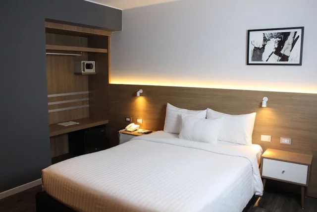 غرفة مفردة بسرير كوين، Habitat Hotel 1/5