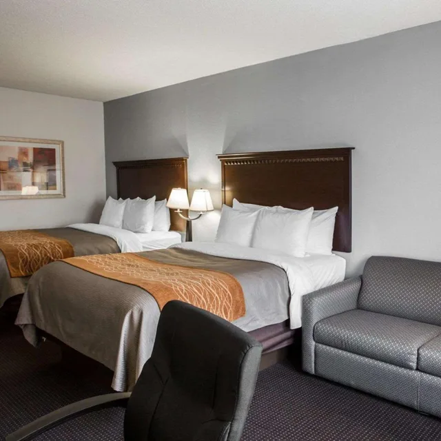 غرفة ديلوكس بسريرين كوين مع أريكة، Comfort Inn and Suites Lumberton Central I-95 5/7