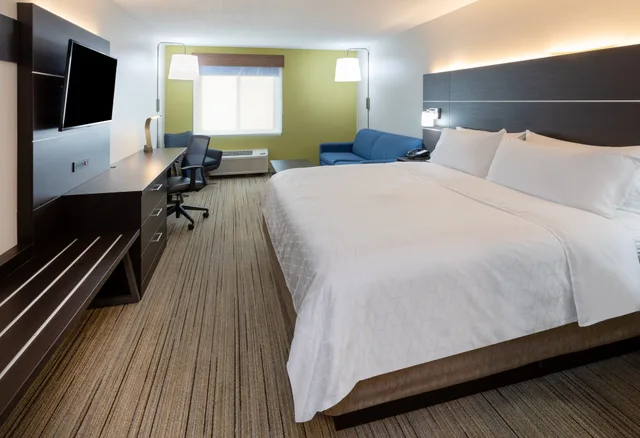 غرفة قياسية بسرير كينج، Holiday Inn Express Suites Minneapolis Downtown 2/5