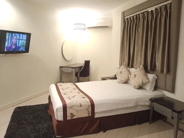 غرفة تنفيذية بسرير كوين، Shervinton Executive Boutique Hotel 2/4