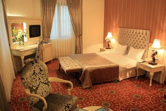 جناح جونيور مفردة بسرير كينج، Atropat Old City Hotel 1/2