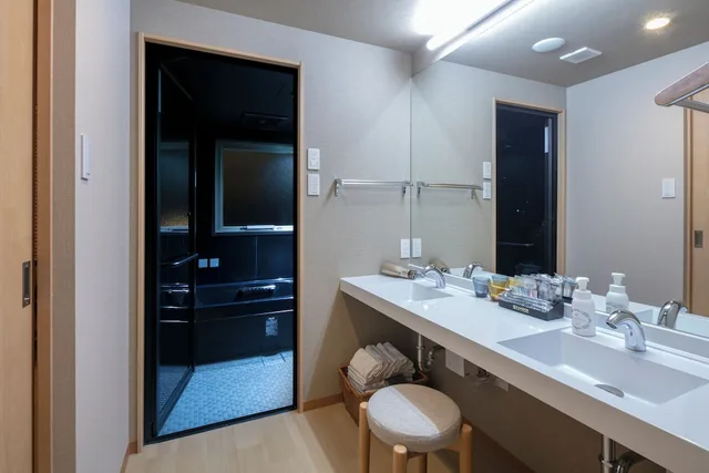 جناح كومفورت بفرشتي فوتون وسرير كوين بغرفة نوم واحدة بجاكوزي، Randor Residential Hotel Kyoto Suites 4/6