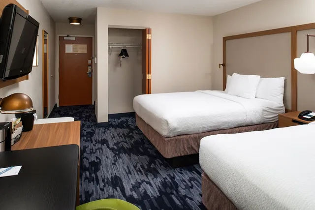 غرفة بسريرين كوين لذوي الإعاقة، Fairfield Inn Suites By Marriott Greensboro Wendover 3/4