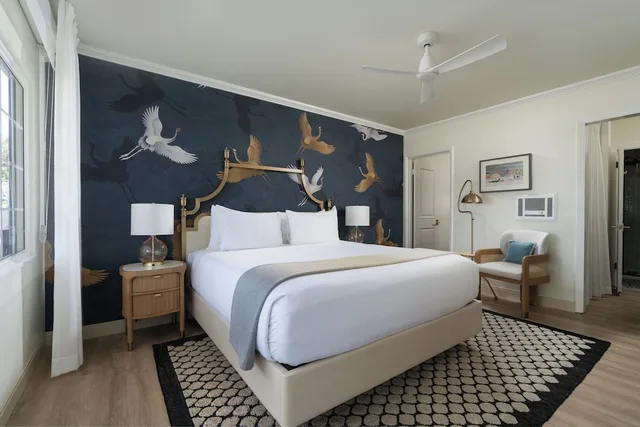 Renovated, Family Suite, 1 King and 2 Double Beds, Bunk Beds، Hotel Milo Santa Barbara 2/8