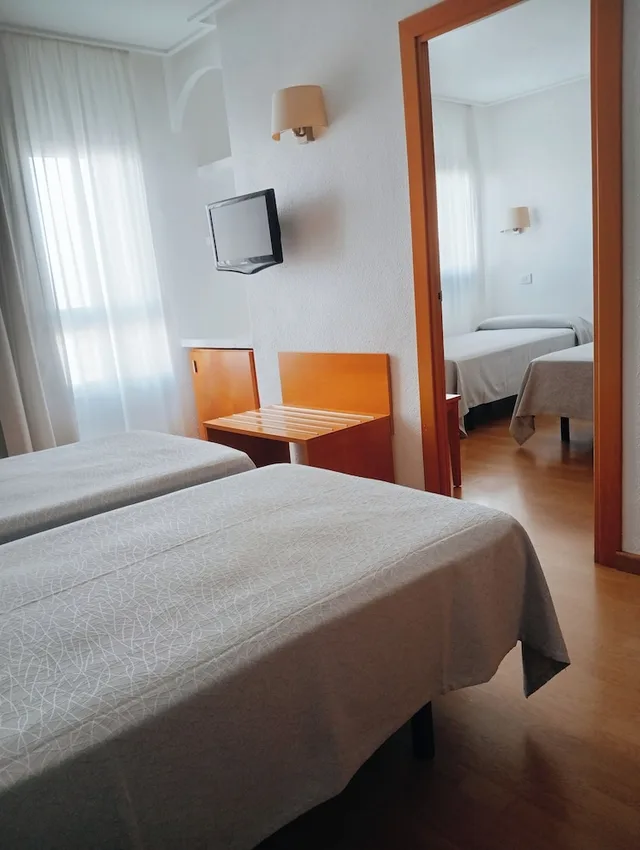 غرفة عائلية رباعية بأربعة أسرّة، Torrejoven Hotel 1/4