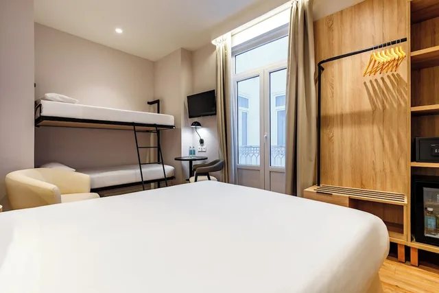 غرفة رباعية، Petit Palace Plaza de La Reina 2/10