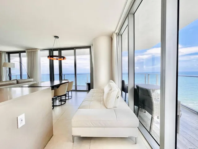 جناح سوبيريور بإطلالة على البحر، Lyfe Resort & Residences 10/10