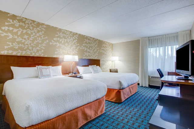 Room, 2 Queen Beds, Fairfield Inn Portsmouth Seacoast 2/5