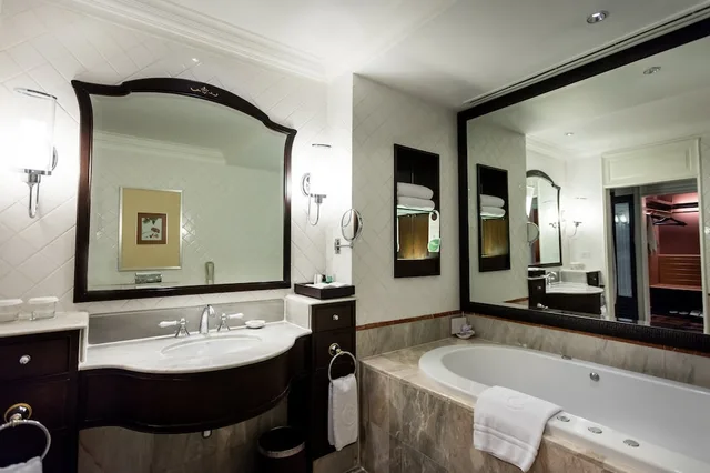 جناح دوبلكس كومفورت بسرير كينج بإطلالة على المسبح بغرفة نوم واحدة مع أريكة، Centara Grand Beach Resort Hua Hin 8/9