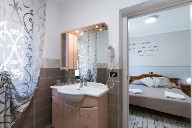 غرفة كلاسيكية بسرير كوين، Villa Boninsegna 3/3