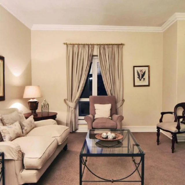 جناح بريميوم، Redlands Hotel 6/10
