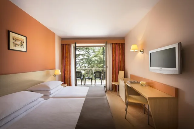غرفة سوبيريور بسريرين منفصلين بشرفة، Remisens Hotel Lucija 1/8