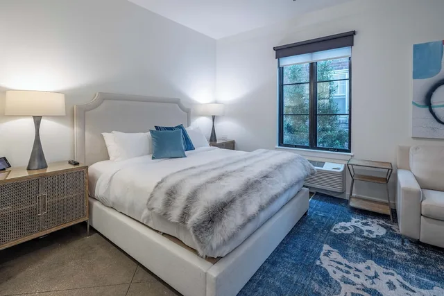 جناح سوبيريور بسرير كينج بغرفة نوم واحدة مع أريكة، 121 Hotel 4/10