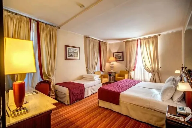 غرفة كلاسيكية ثلاثية بسرير مزدوج وسرير فردي، Colonna Palace Hotel 3/6