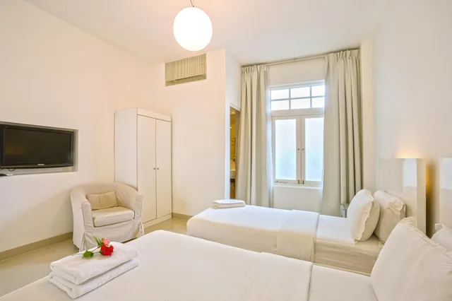 غرفة قياسية ثلاثية بسرير كوين وسرير فردي، CHULIA HERITAGE HOTEL 2/2