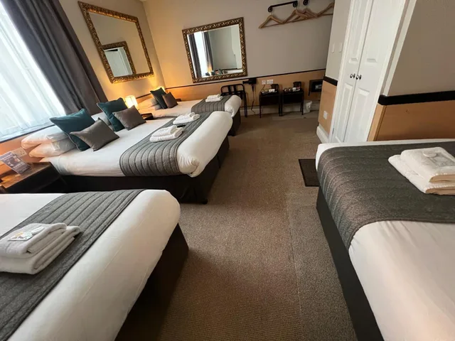 غرفة عائلية، Tudor Court Hotel 2/10