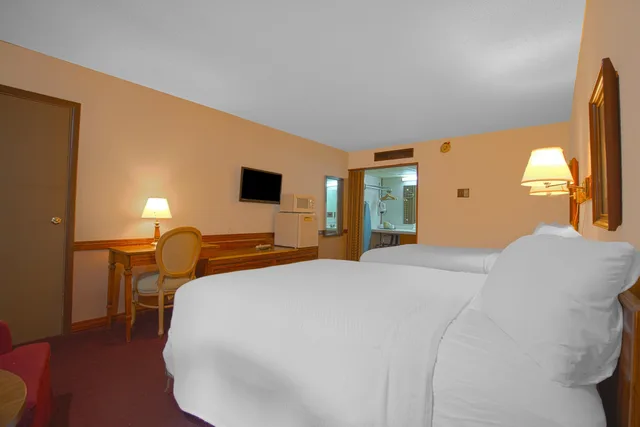 غرفة بسريرين كوين لغير المدخنين، HomeTown Inn By OYO - Liberal, KS 1/9