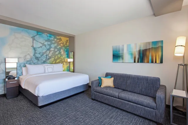 غرفة بسرير كينج مع أريكة، Courtyard San Diego el Cajon 2/5