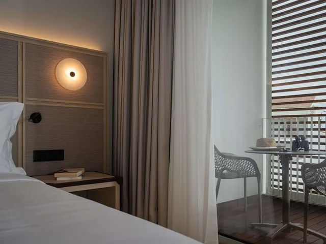 غرفة كلاسيكية بسرير كينج، Mercure Ponta Delgada Azores 7/10