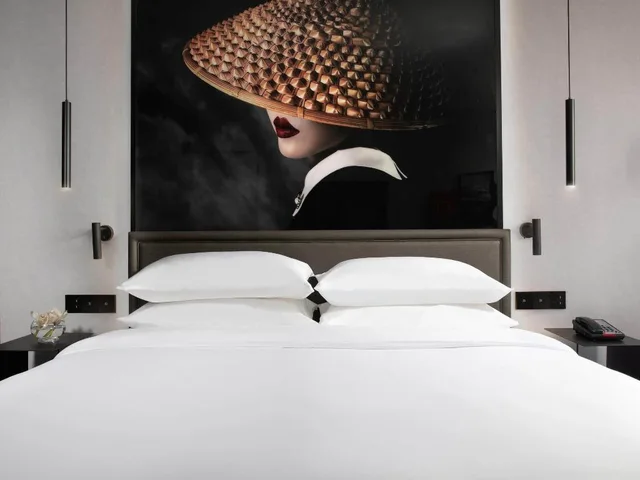غرفة كومفورت بسرير كوين، Jinjiang Metropolo Hotel Shanghai Baiyulan 3/6