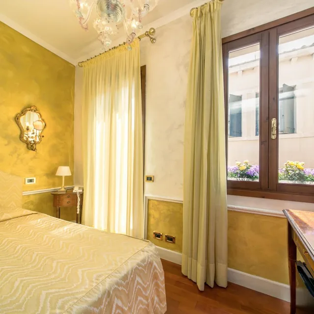 غرفة مفردة، Hotel Pantalon 1/8