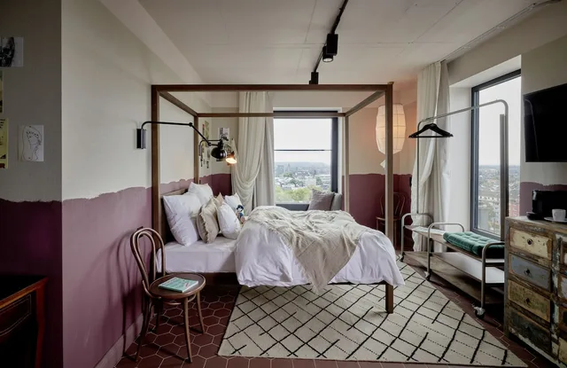 Sky, Double Bed, Sofa, Large، 25Hours Hotel Das Tour 3/4