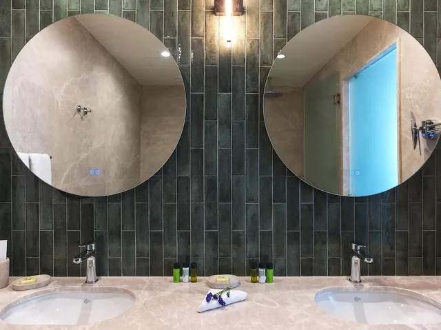 1 Bedroom, Swim Up, Suite, King Bed, Garden View، NALU Latchi, Leonardo Limited Edition 6/6