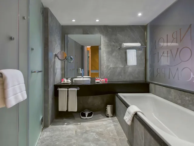 غرفة مفردة سوبيريور، Movenpick Hotel du Lac Tunis 5/5