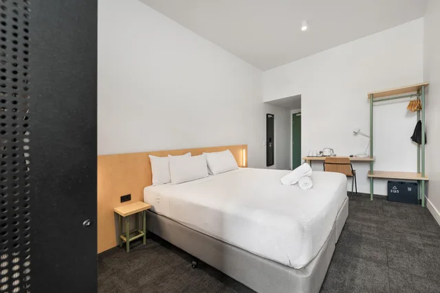 King Plus 2 Singles Ensuite، YHA Sydney Harbour 2/2