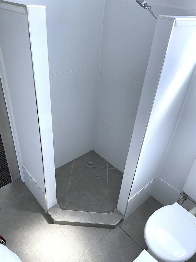 غرفة بسرير مزدوج وسرير فردي، Cairns City Motel 10/10