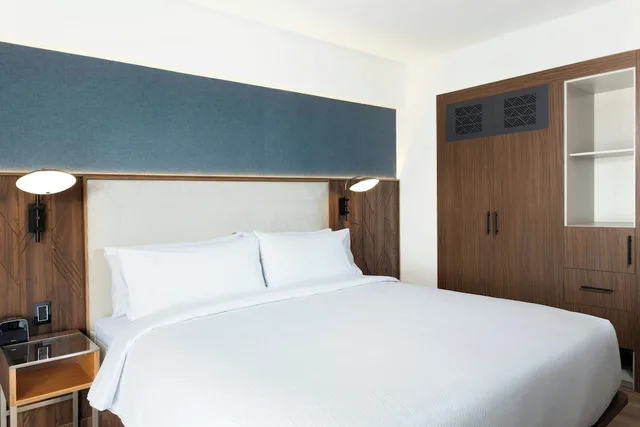 جناح جونيور بسرير كينج بإطلالة على المدينة مع أريكة، Courtyard By Marriott Puebla Las Animas 8/10