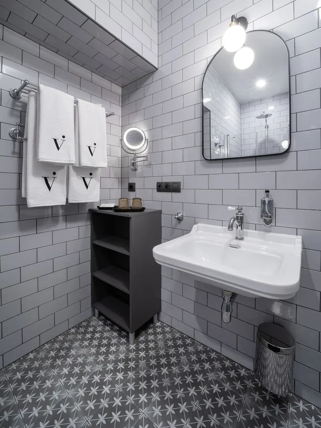 Suite, King Bed, The Viaduct - Suites & More 4/4