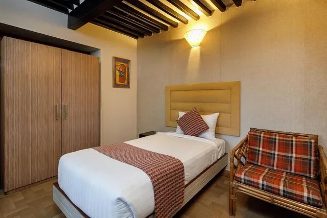 Heritage, Apartment, 1 Queen and 1 Single Bed، Shaligram Hotel 3/6