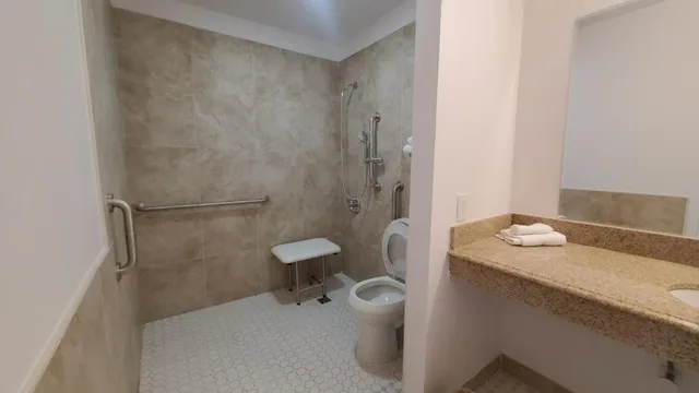 غرفة بسرير كينج، Motel 6 Branson West Silver Dollar City 9/10