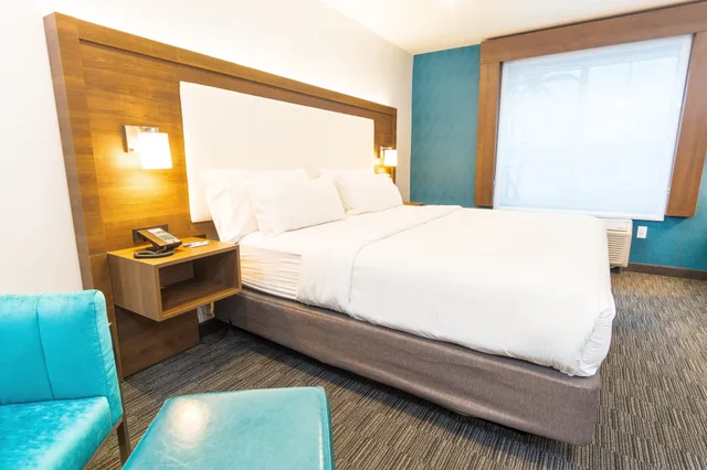 غرفة قياسية بسرير كينج، Holiday Inn Express Hollywood Walk of Fame An Ihg Hotel 4/10
