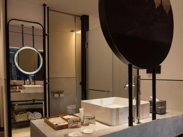 جناح ركني، Gaia Cosmo Hotel 3/3