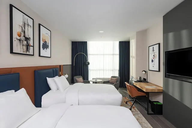 غرفة قياسية بسريرين منفصلين بإطلالة على المدينة، Crowne Plaza Istanbul West by IHG 4/10