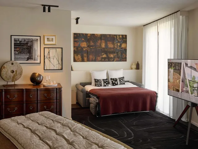 جناح رئاسي بسرير كينج بإطلالة على المسبح بشرفة، L'Isle de Leos Hotel & Spa - MGallery Collection 1/10