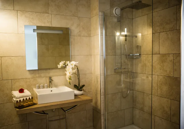 جناح جونيور بسرير كوين، Best Western Le Marquis de La Baume 3/4
