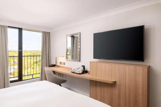 غرفة بسرير مزدوج، Hilton Birmingham Metropole 2/3