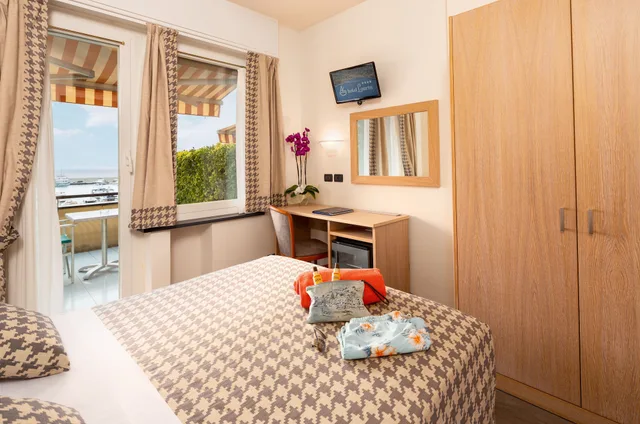 غرفة بإطلالة على البحر بشرفة مفردة بسرير مزدوج، Hotel Laurin Formerly Best Western Hotel Laurin 2/4