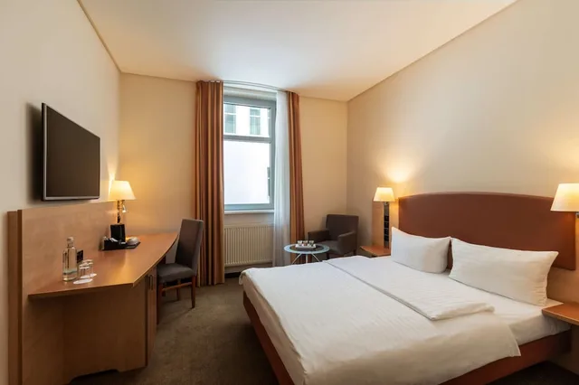 غرفة سوبيريور بسريرين منفصلين، IntercityHotel Berlin Ostbahnhof 1/5